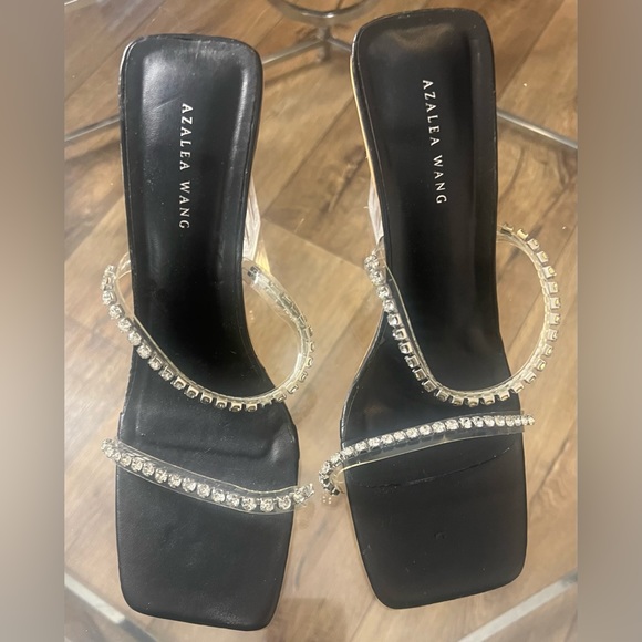 Diamond encrusted double strap heeled sandal. - Picture 2 of 5